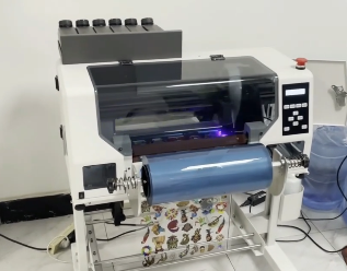 Commercial Uv Printing Machine - Neues Design, mehrfarbig, doppelseitig, UV-DTF-Drucker, Vinyl-Aufkleber,